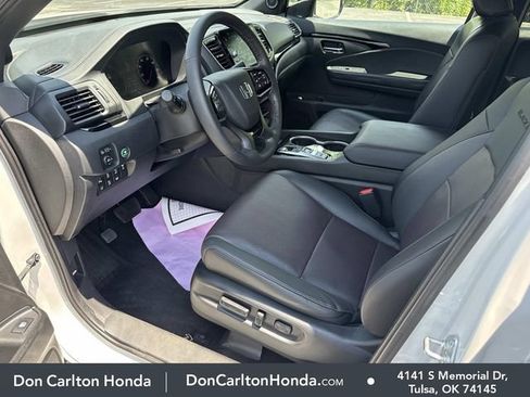 Used 2025 Honda Ridgeline Black Edition image 11