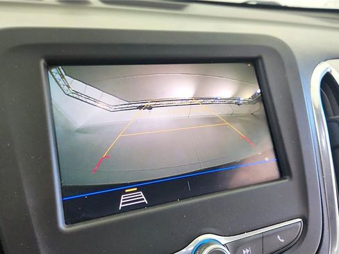 Used 2020 Chevrolet Equinox LS FWD image 28