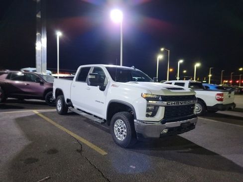Used 2023 Chevrolet Silverado 2500 LT w/ Convenience Package image 3