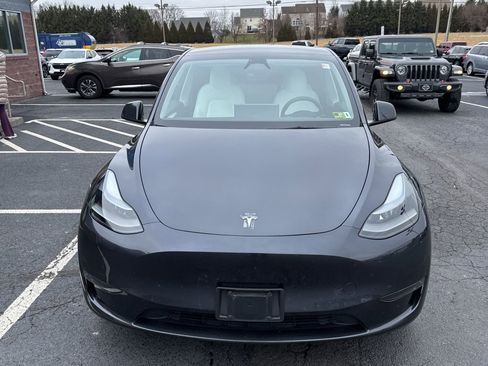 Used 2024 Tesla Model Y Long Range image 8