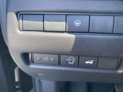 Used 2023 Nissan Rogue SV w/ SV Premium B Package FWD image 17