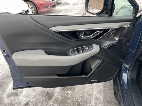 Used 2025 Subaru Outback Limited image 21