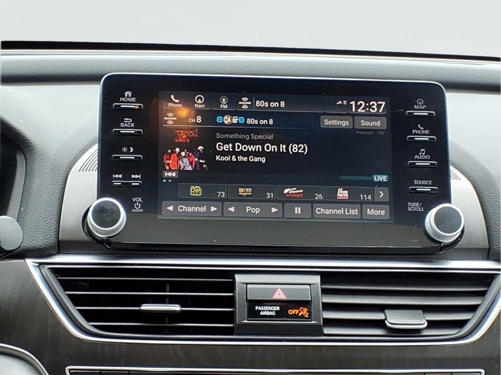 Used 2018 Honda Accord Touring image 16