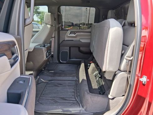 Used 2026 GMC Sierra 1500 SLT AWD/4WD image 28