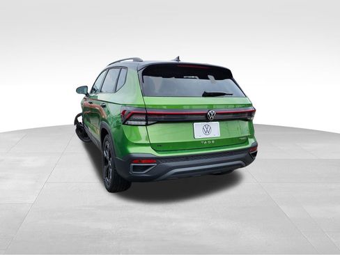 New 2026 Volkswagen Taos SE AWD/4WD image 4