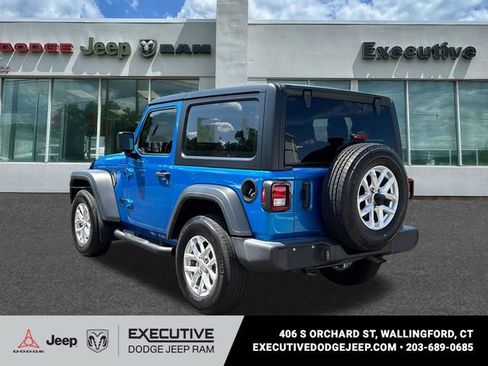 Used 2023 Jeep Wrangler Sport AWD/4WD image 2