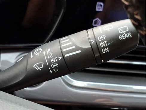 Used 2025 Chevrolet Trax ACTIV w/ Sunroof Package FWD image 30