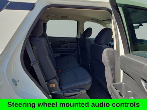 Used 2024 Nissan Pathfinder SV image 20