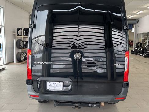 Used 2019 Mercedes-Benz Sprinter 2500 image 6