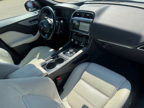 Used 2017 Jaguar F-PACE Prestige AWD/4WD image 15