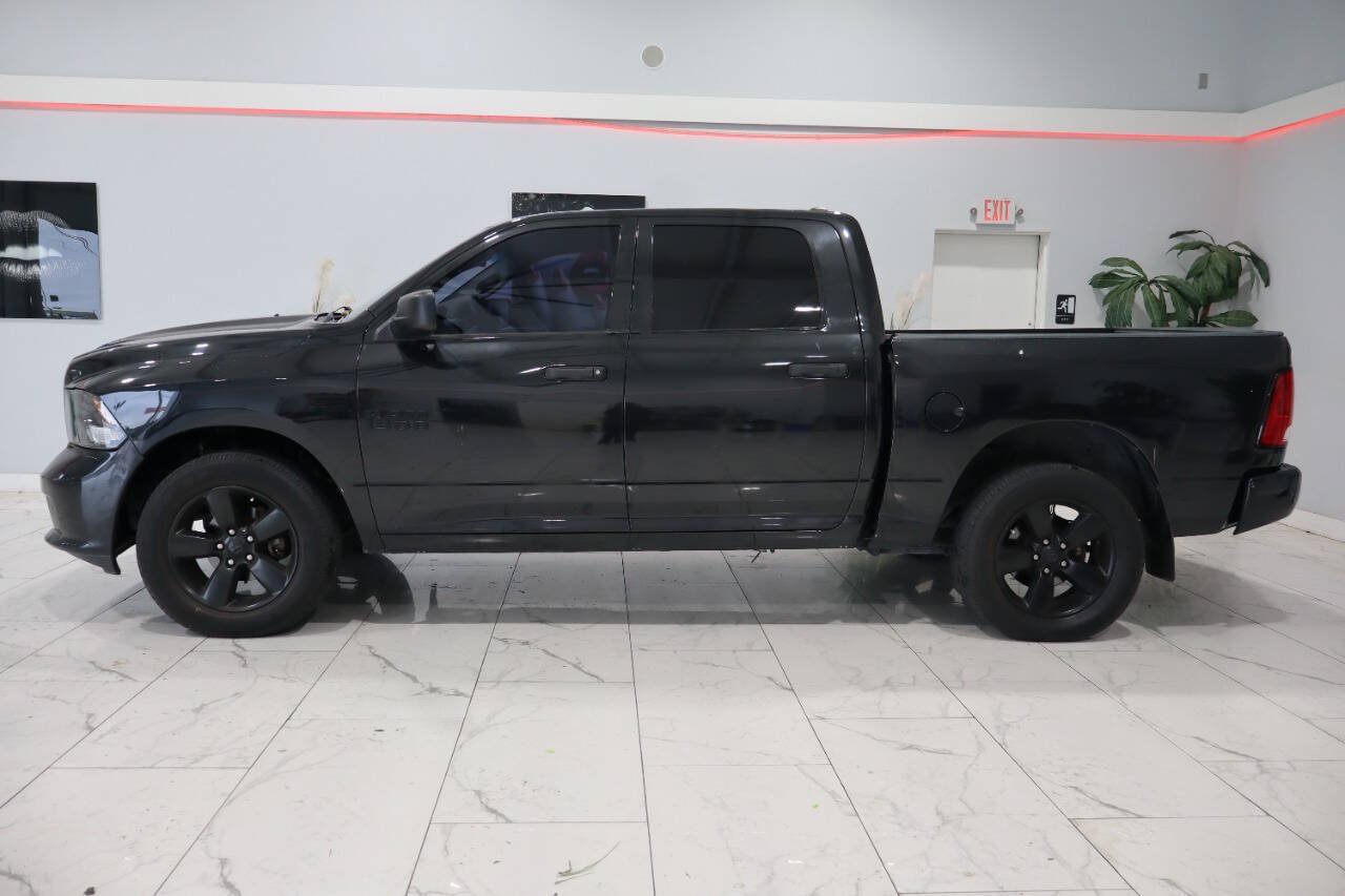 Used 2017 RAM 1500 Express w/ Black Ram 1500 Express Group AWD/4WD image 2