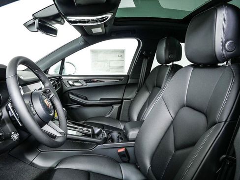 Certified 2026 Porsche Macan Turbo AWD/4WD image 5