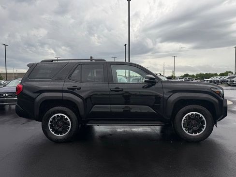 Used 2025 Toyota 4Runner TRD Off-Road Premium w/ Tow Technology Package AWD/4WD image 4