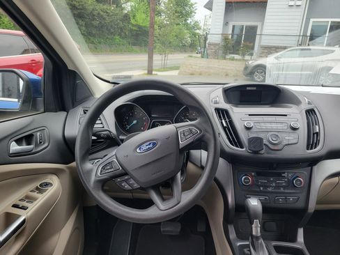 Used 2017 Ford Escape SE FWD image 15