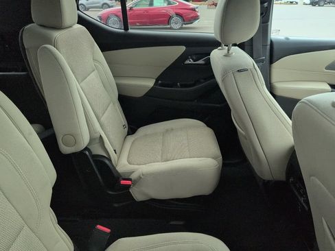 Used 2023 Chevrolet Traverse LT w/ LPO, Cargo Package AWD/4WD image 11