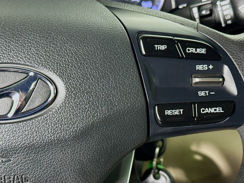Used 2019 Hyundai Elantra SE FWD image 13