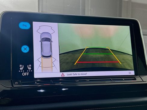 Used 2025 Volkswagen Atlas Cross Sport SE image 22