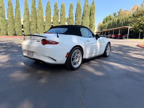 Used 2017 MAZDA MX-5 Miata Club w/ Brembo/BBS Package RWD image 5