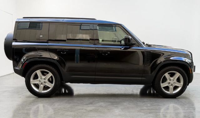 Used 2020 Land Rover Defender 110 First Edition AWD/4WD image 7