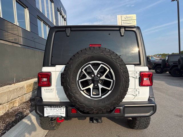 Used 2024 Jeep Wrangler Unlimited Rubicon AWD/4WD image 4