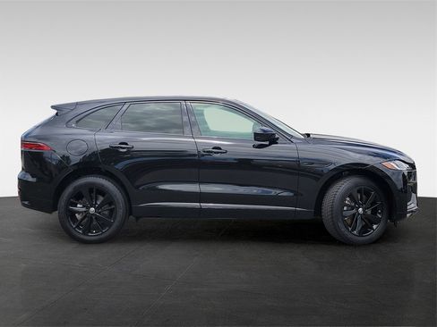 New 2026 Jaguar F-PACE R-Dynamic S image 3