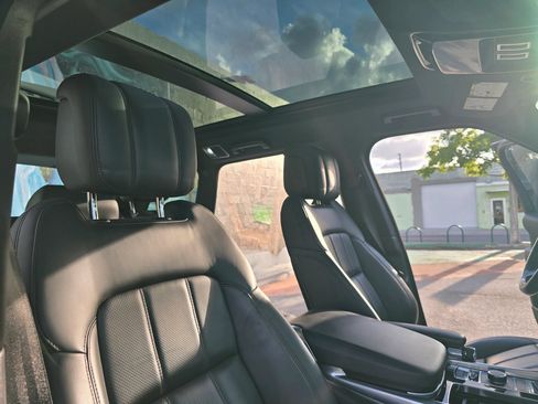 Used 2019 Land Rover Range Rover Sport HSE AWD/4WD image 27