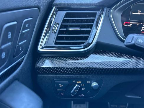 Used 2024 Audi SQ5 Prestige w/ Prestige Package image 32