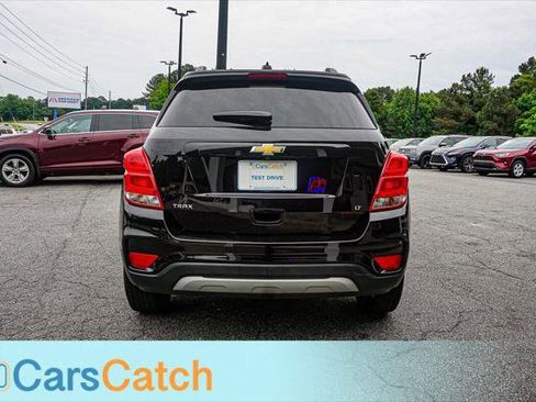 Used 2020 Chevrolet Trax LT w/ LT Convenience Package FWD image 14