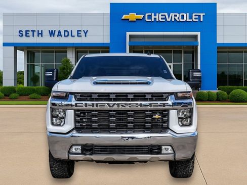 Used 2022 Chevrolet Silverado 2500 LT w/ Convenience Package AWD/4WD image 2