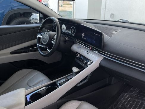 Used 2023 Hyundai Elantra Limited image 26