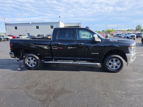Used 2026 RAM 2500 Big Horn AWD/4WD image 2