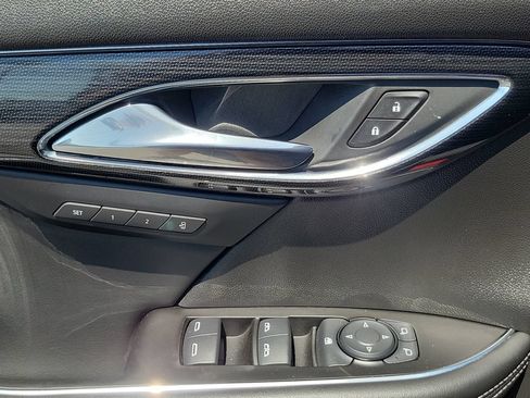 Used 2023 Buick Envision Essence FWD image 18