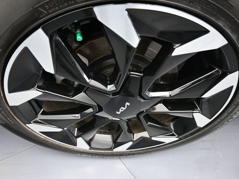 Used 2025 Kia Sorento SX image 47