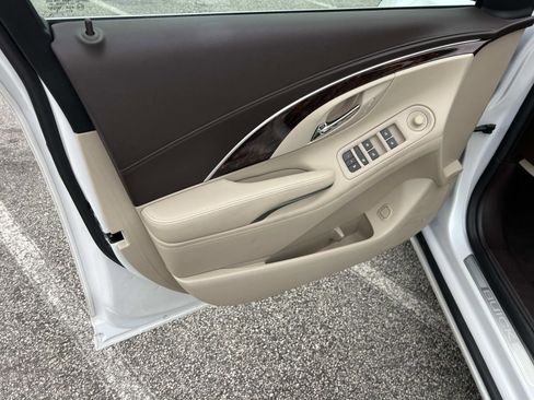 Used 2016 Buick LaCrosse Leather image 10