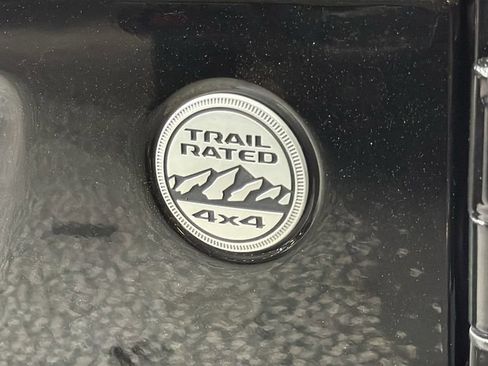 Used 2020 Jeep Gladiator Overland AWD/4WD image 6