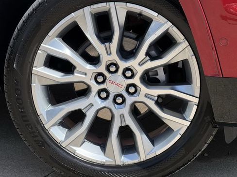 Used 2024 GMC Acadia Denali w/ Super Cruise Package FWD image 7