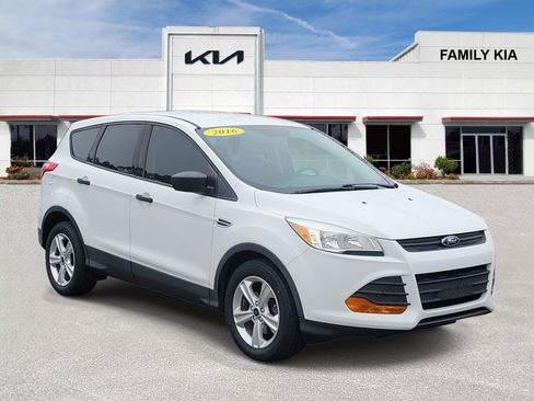 Used 2016 Ford Escape S image 1