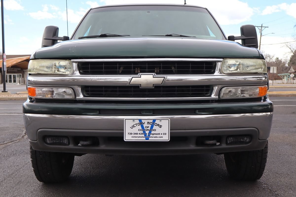 Used 2002 Chevrolet Suburban 2500 LT AWD/4WD image 13