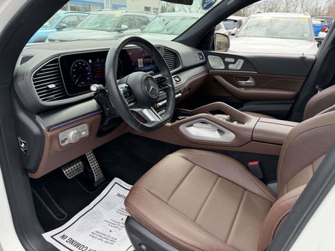 Used 2024 Mercedes-Benz GLS 450 4MATIC image 14