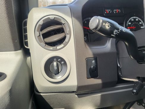 Used 2014 Ford E-350 and Econoline 350 XLT image 25