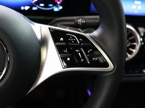 Certified 2025 Mercedes-Benz GLA 250 4MATIC image 5