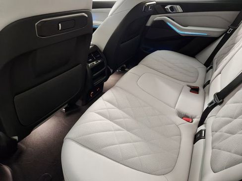 Used 2025 BMW X5 xDrive40i w/ Premium Package image 30