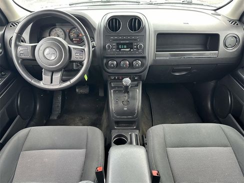 Used 2014 Jeep Patriot Latitude image 13