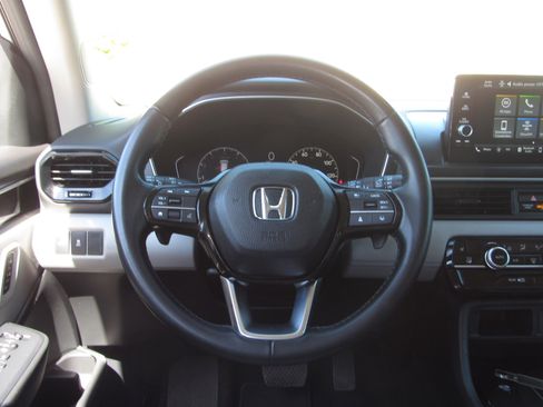 Used 2024 Honda Pilot EX-L image 25