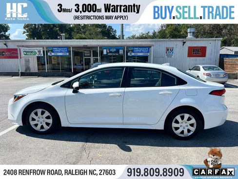 Used 2020 Toyota Corolla LE image 2