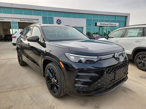 New 2026 Volkswagen Tiguan SE R-Line image 1