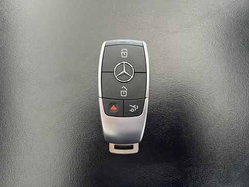 Used 2026 Mercedes-Benz GLB 250 image 23