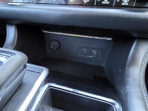 Used 2024 Nissan Pathfinder SV image 21