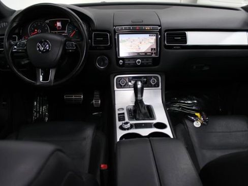 Used 2017 Volkswagen Touareg Wolfsburg Edition image 2