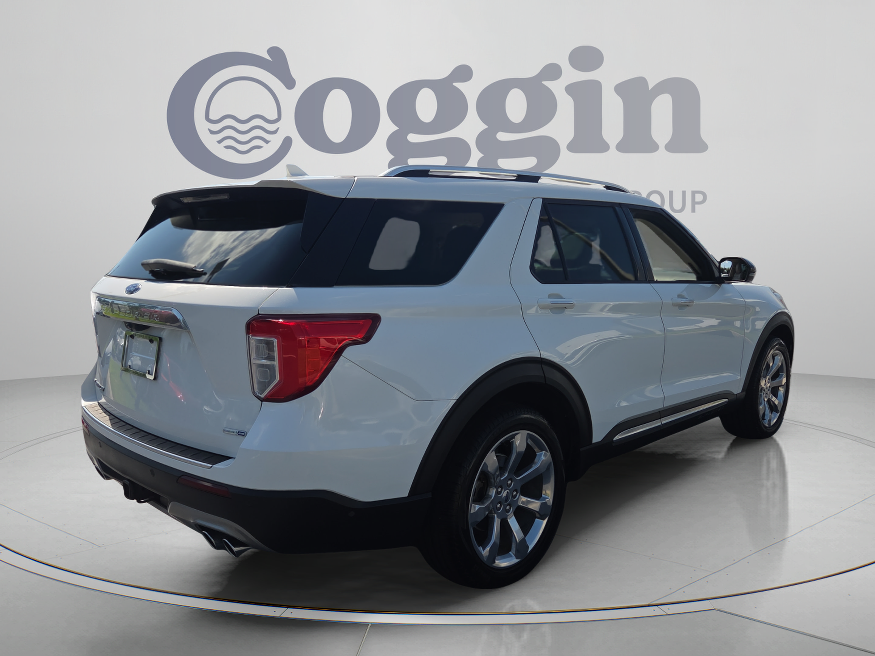 Used 2020 Ford Explorer Platinum w/ Premium Technology Package AWD/4WD image 5
